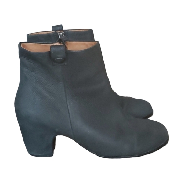 Gentle Souls Soft Cast Womens Ankle Leather Nubuck Booties shoes sz 8M - Picture 1 of 12